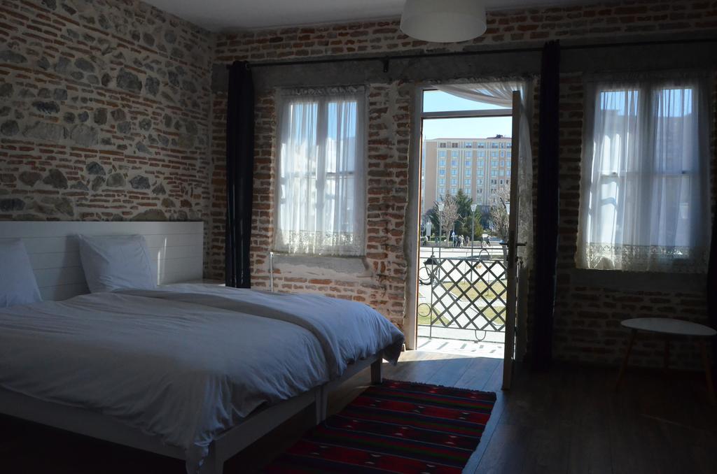 Old Bazaar Rooms Korça Exteriör bild